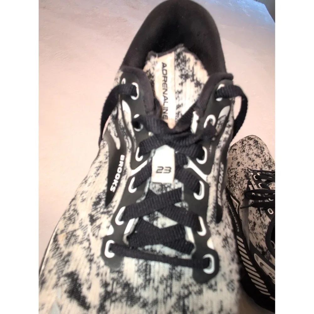 Brooks Adrenaline GTS 23 Women's Running Shoes Gray Black‎ Sneakers Size 9.5